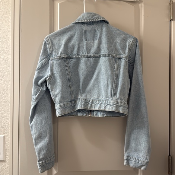 FINAL PRICE. Abercrombie Cropped Trucker Denim Jacket XS - Picture 3 of 3